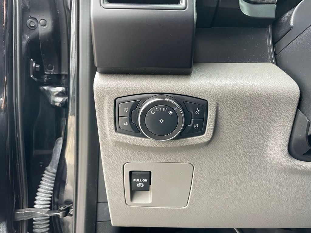 2020 Ford F-150 XL - 5.0L V8 / STX APPEARANCE PKG