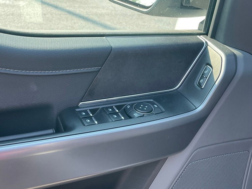 2025 Ford F-150 XLT - REAR PARKING SENSORS / 4X4