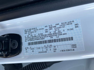 2025 Ford F-150 XLT - REAR PARKING SENSORS / 4X4