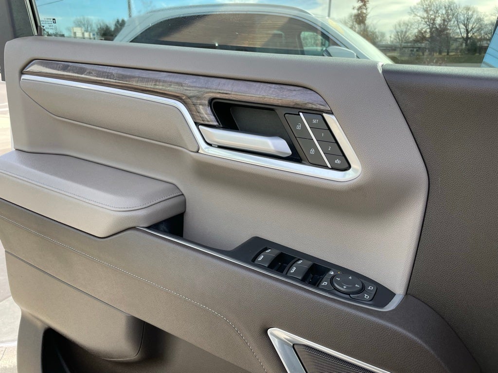2022 Chevrolet Silverado 1500 LTZ - LIGHT INTERIOR / MEMORY SEATS