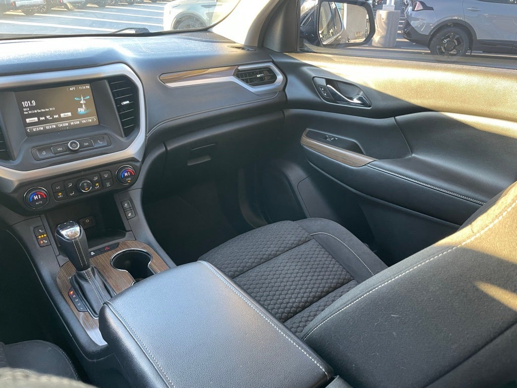 2017 GMC Acadia SLE-2 - KEYLESS ENTRY / HEATED SEATS