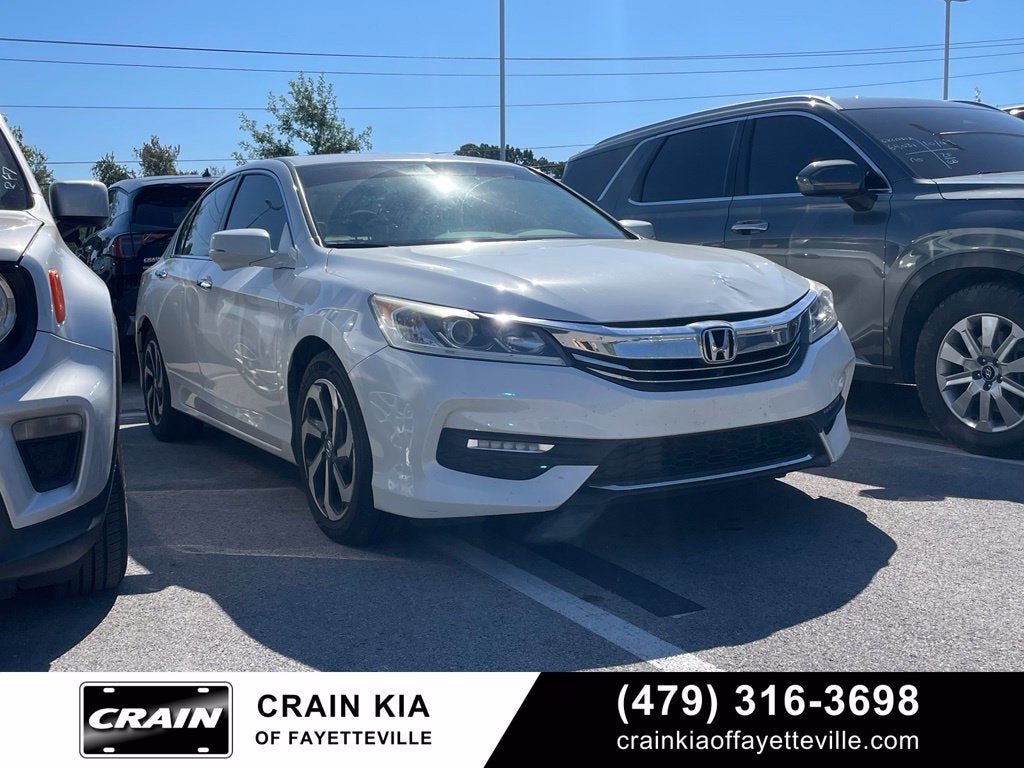 2017 Honda Accord EX-L - POWER MOONROOF / 36 MPG