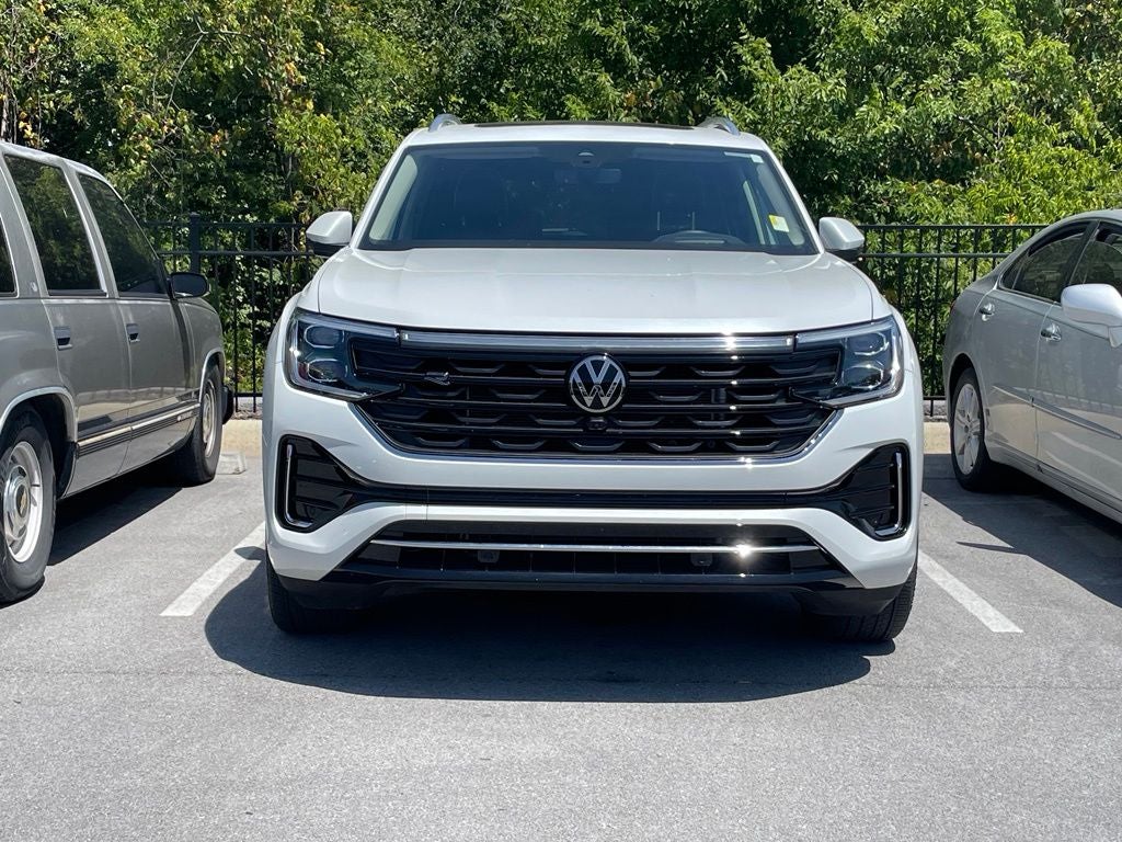 2025 Volkswagen Atlas 2.0T SEL Premium R-Line - PANORAMIC MOONROOF / VIENNA LEATHER SEATING