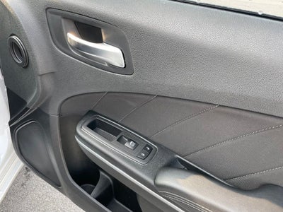 2023 Dodge Charger SXT - 292 HP / AUTO HEADLIGHTS