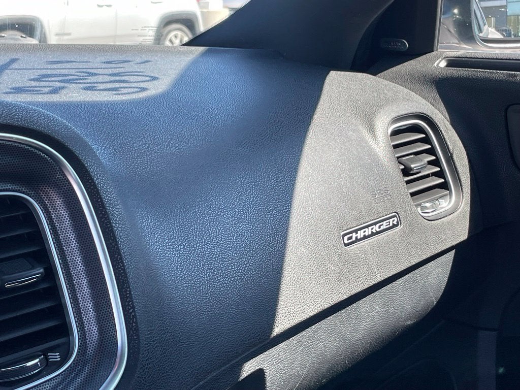2017 Dodge Charger SXT - AWD / APPLE CARPLAY