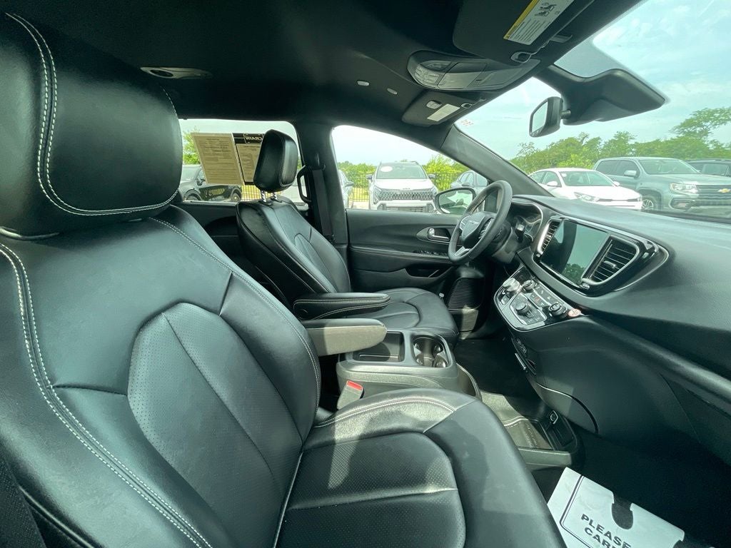 2025 Chrysler Pacifica Select - POWER LIFTGATE / APPLE CARPLAY