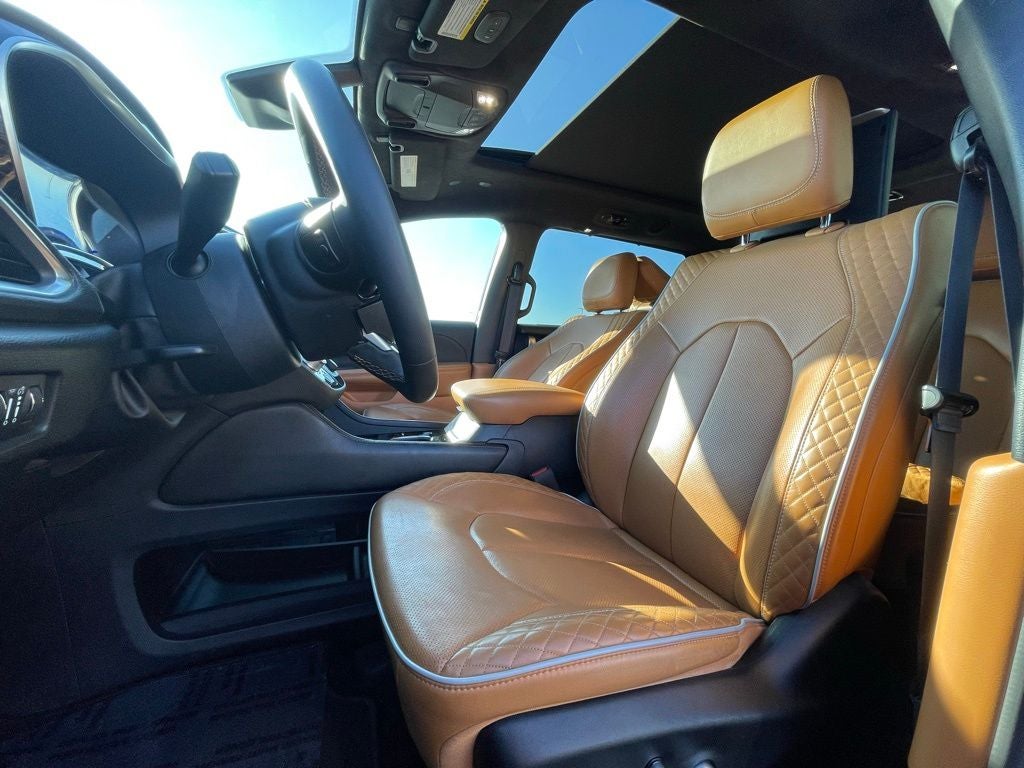 2023 Chrysler Pacifica Hybrid Pinnacle - 360 Surround–View Camera System