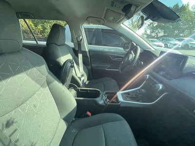 2021 Toyota RAV4 XLE - APPLE CARPLAY / AWD