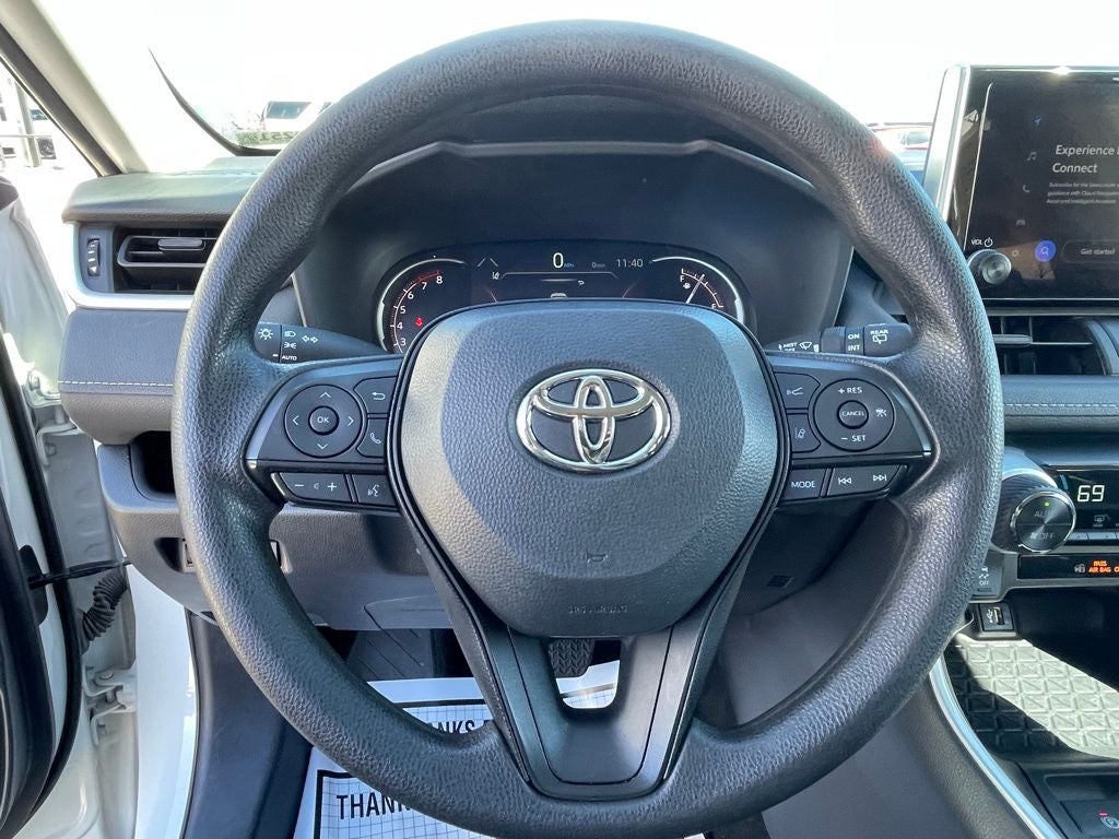 2024 Toyota RAV4 XLE - WIRELESS CARPLAY / BLIND SPOT MONITOR