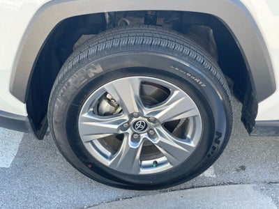 2024 Toyota RAV4 XLE - WIRELESS CARPLAY / BLIND SPOT MONITOR