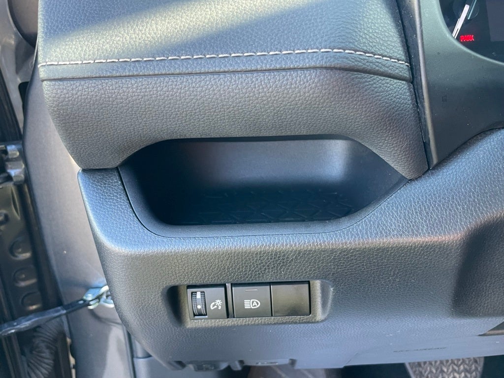 2024 Toyota RAV4 XLE - WIRELESS CARPLAY / LANE DEPARTURE ALERT