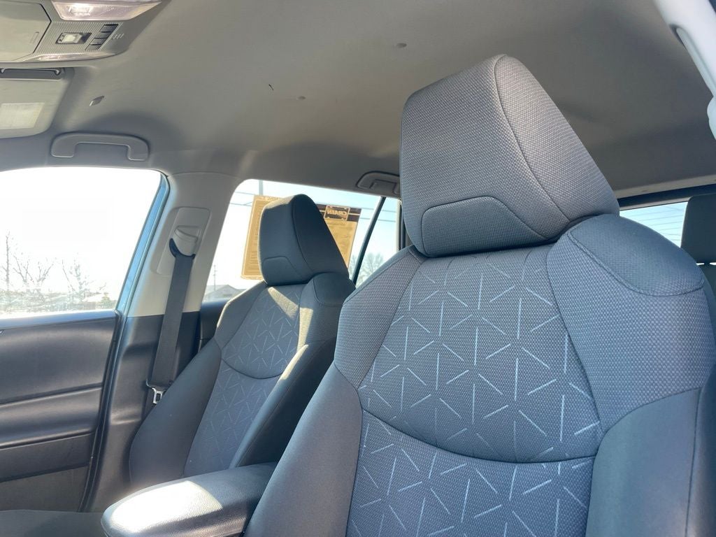 2024 Toyota RAV4 XLE - WIRELESS CARPLAY / LANE DEPARTURE ALERT