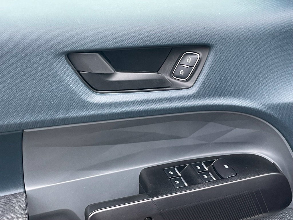 2025 Ford Maverick XL - AWD / 30 MPG