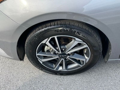 2024 Kia Forte LXS - KIA CERTIFIED / BLIND SPOT MONITOR