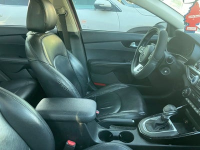 2019 Kia Forte S - APPLE CARPLAY / 40 MPG