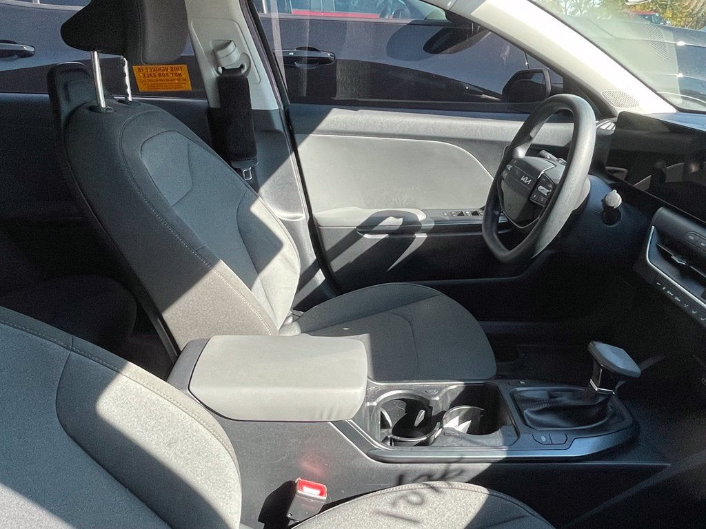2025 Kia K4 LXS - KIA CERTIFIED / APPLE CARPLAY