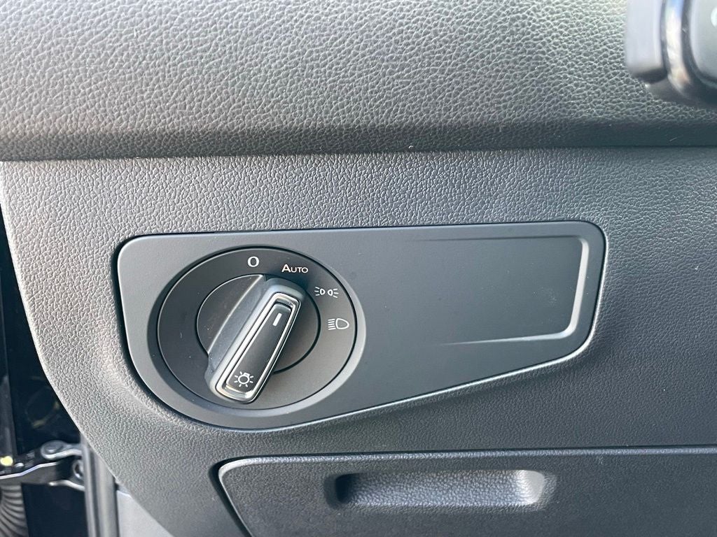 2024 Volkswagen Tiguan 2.0T SE - POWER LIFTGATE / APPLE CARPLAY