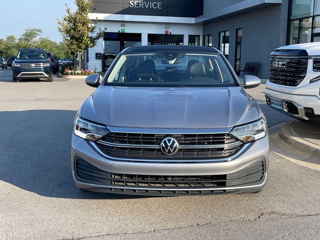 2024 Volkswagen Jetta 1.5T SE - 40 MPG / RAIN SENSING WIPERS
