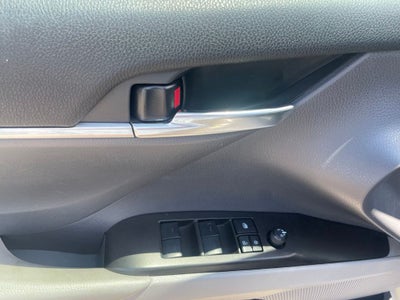 2022 Toyota Camry LE - APPLE CARPLAY / 8 WAY POWER DRIVER SEAT