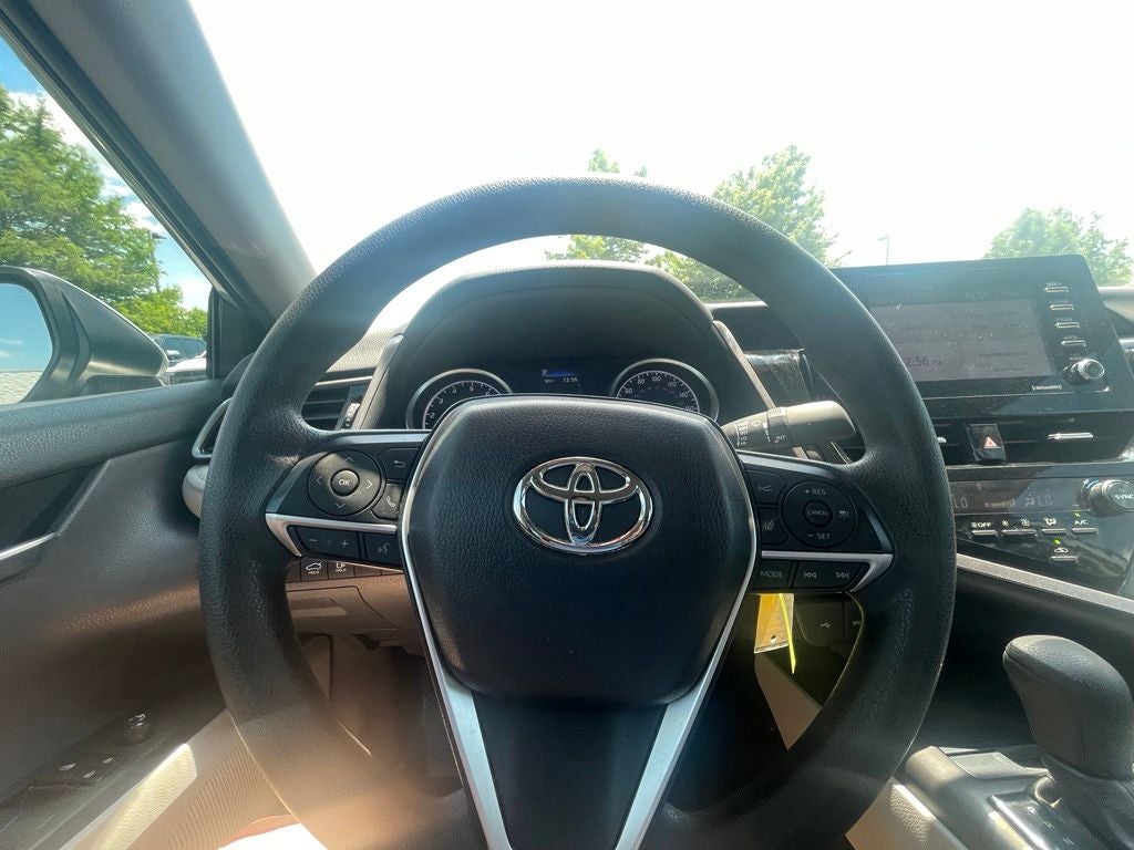 2022 Toyota Camry LE - APPLE CARPLAY / 8 WAY POWER DRIVER SEAT