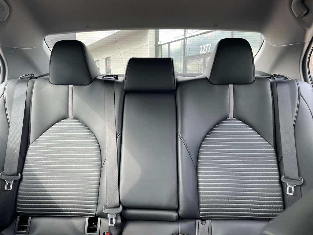 2024 Toyota Camry SE - 40 MPG / APPLE CARPLAY