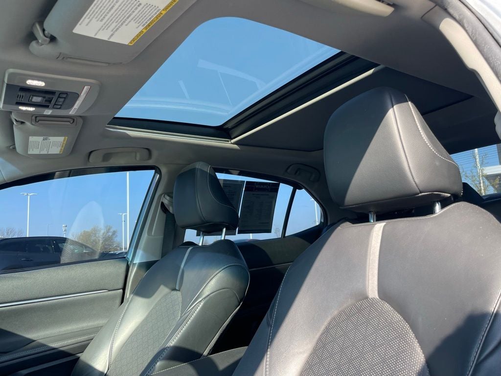 2020 Toyota Camry XSE - APPLE CARPLAY / BLIND SPOT MONITORING