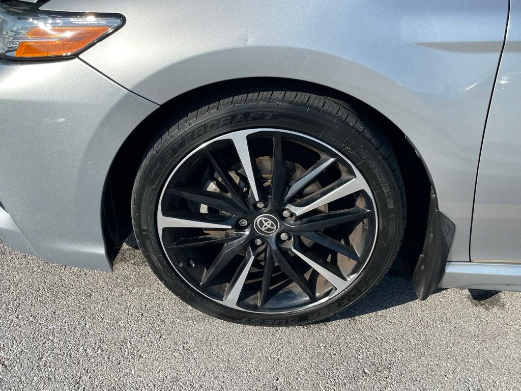 2020 Toyota Camry XSE - APPLE CARPLAY / BLIND SPOT MONITORING