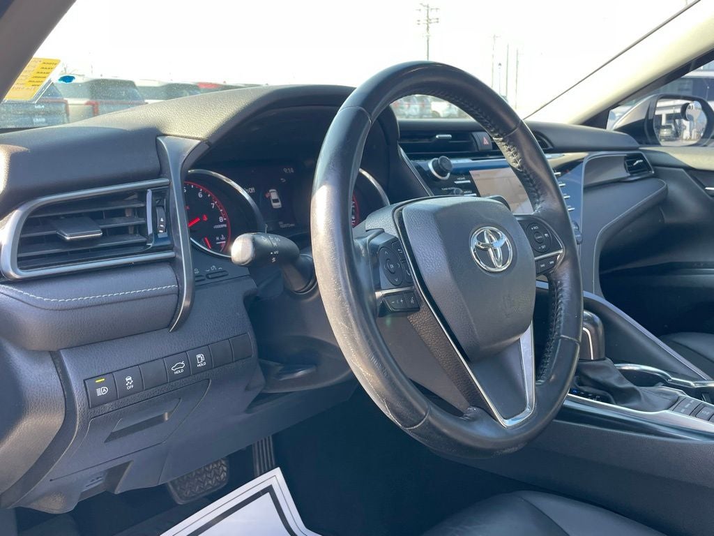 2020 Toyota Camry XSE - APPLE CARPLAY / BLIND SPOT MONITORING