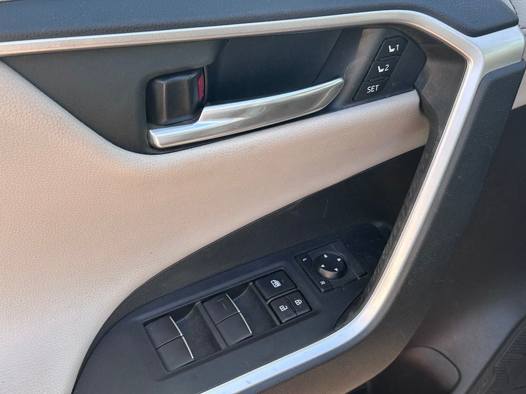 2020 Toyota RAV4 Hybrid Limited - 1 OWNER / POWER MOONROOF