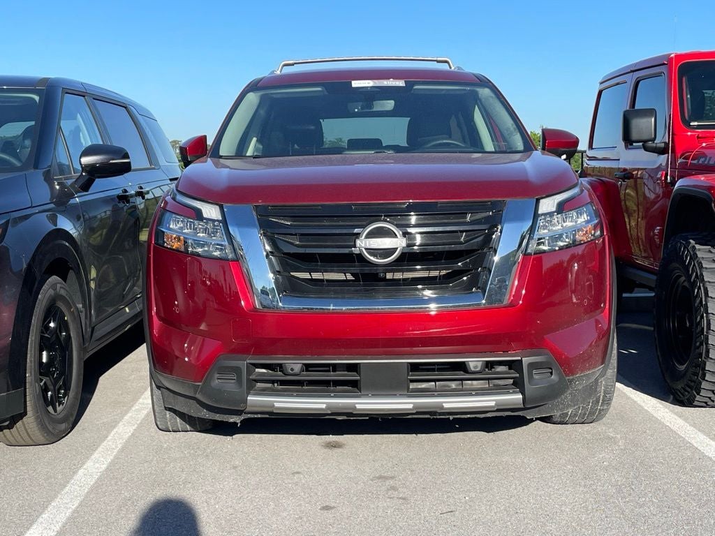 2024 Nissan Pathfinder SL