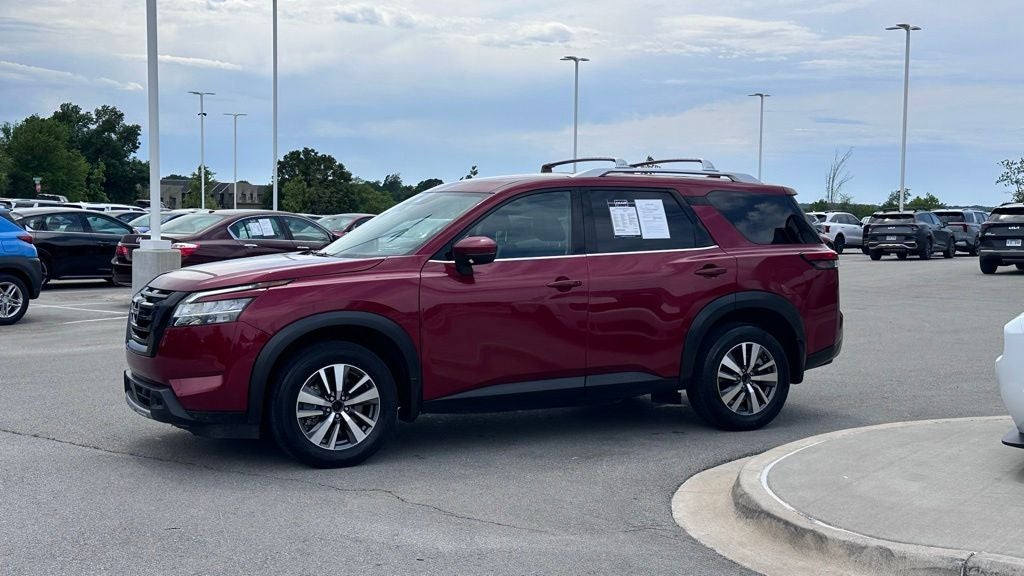 2024 Nissan Pathfinder SL