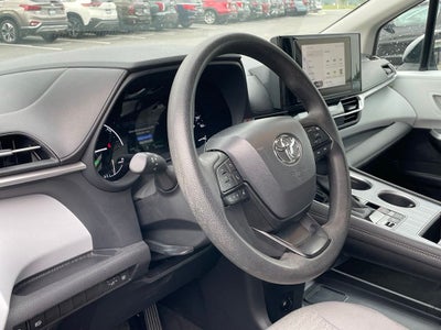 2025 Toyota Sienna LE 8 Passenger - 36 MPG / WIRELESS CARPLAY