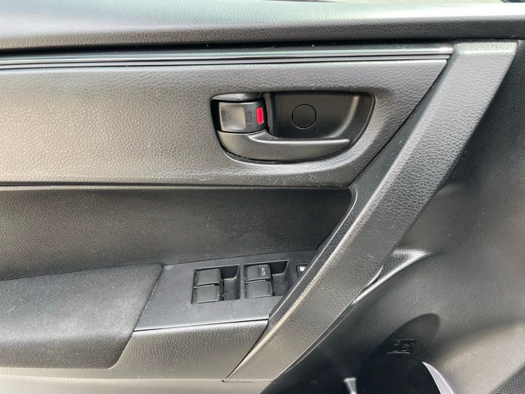 2018 Toyota Corolla L - CD PLAYER / 36 MPG