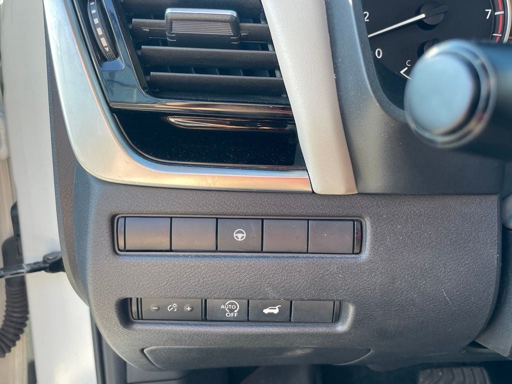 2023 Nissan Rogue SL - 1 OWNER / CLEAN CARFAX