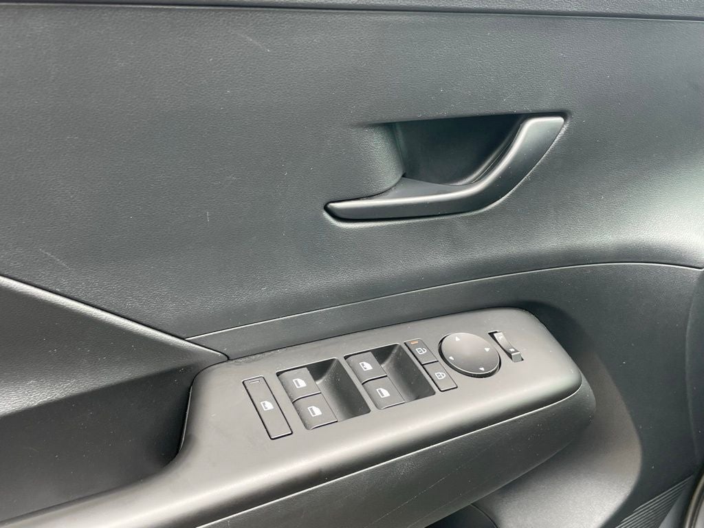 2025 Hyundai Kona SEL - WIRELESS CARPLAY / 12" DISPLAY