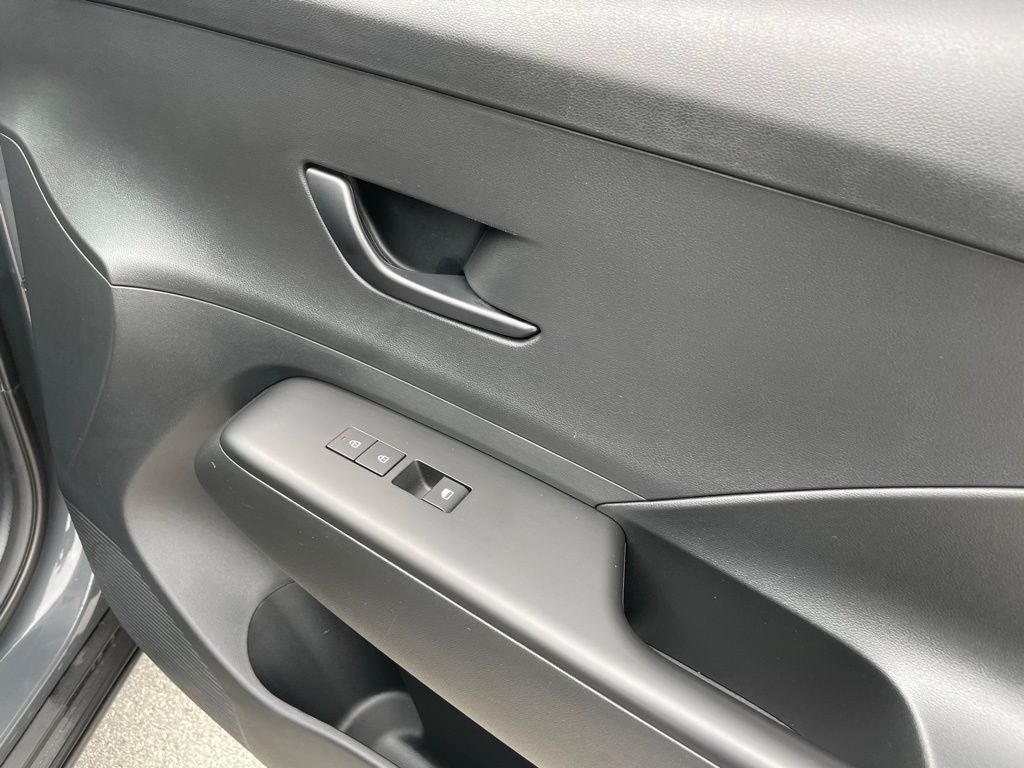 2025 Hyundai Kona SEL - WIRELESS CARPLAY / 12" DISPLAY