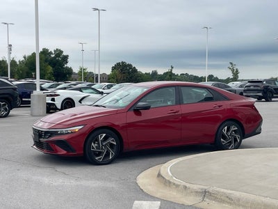 2025 Hyundai Elantra SEL Sport - 39 MPG / APPLE CARPLAY