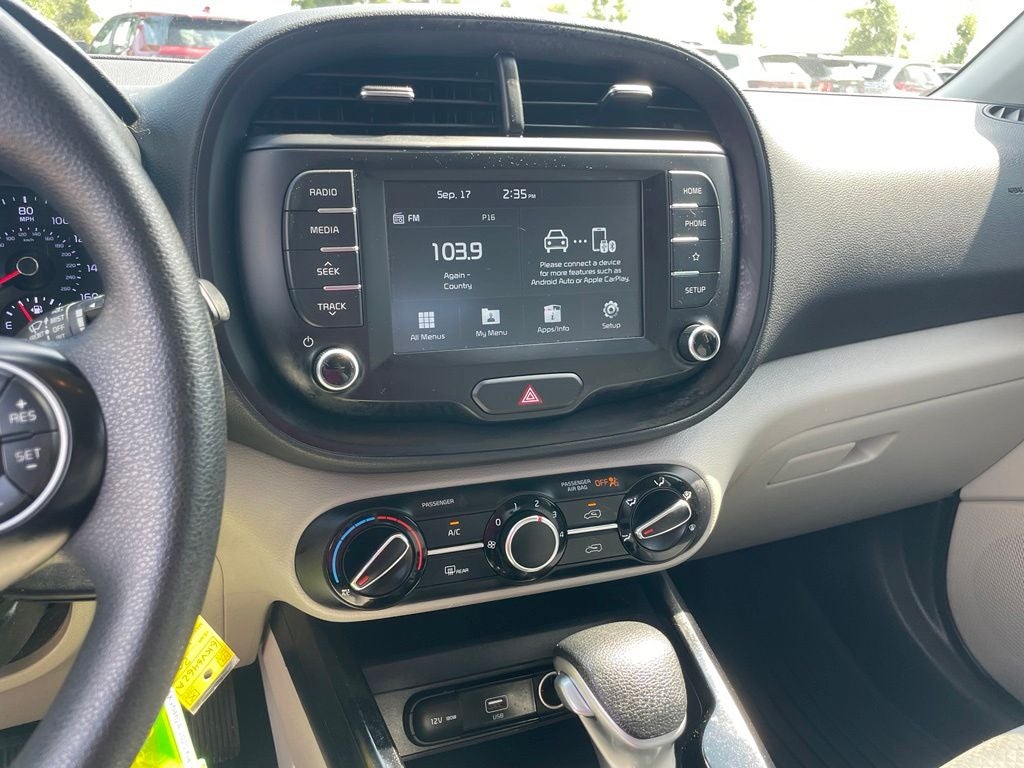 2020 Kia Soul LX - 35 MPG / APPLE CARPLAY