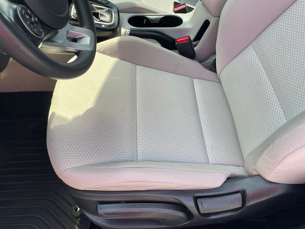 2020 Kia Soul LX - 35 MPG / APPLE CARPLAY