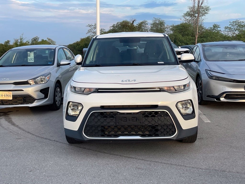 2022 Kia Soul LX - 35 MPG / APPLE CARPLAY