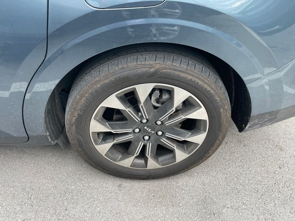 2024 Kia Carnival EX