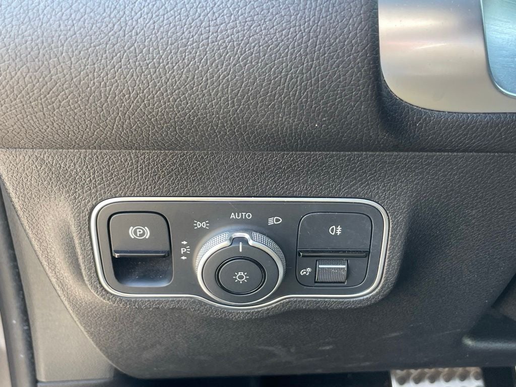 2023 Mercedes-Benz GLB GLB 250