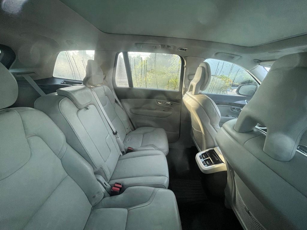 2017 Volvo XC90 T6 Momentum