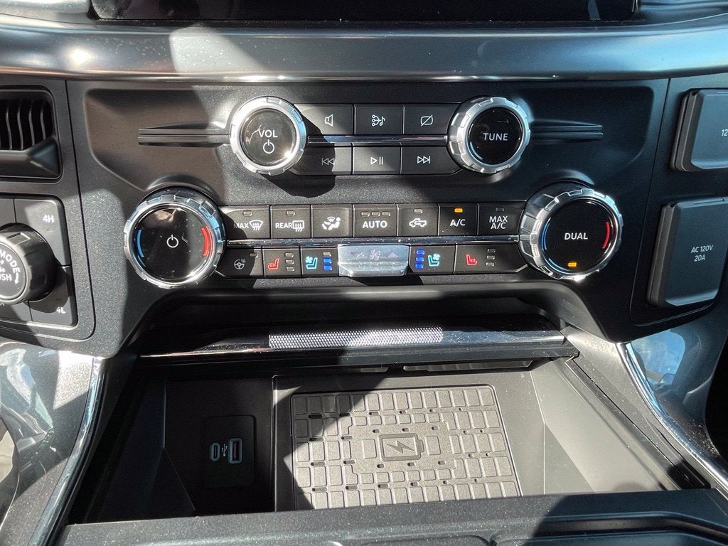 2023 Ford F-150 Lariat Clean CarFax, One Owner, Sport Pkg