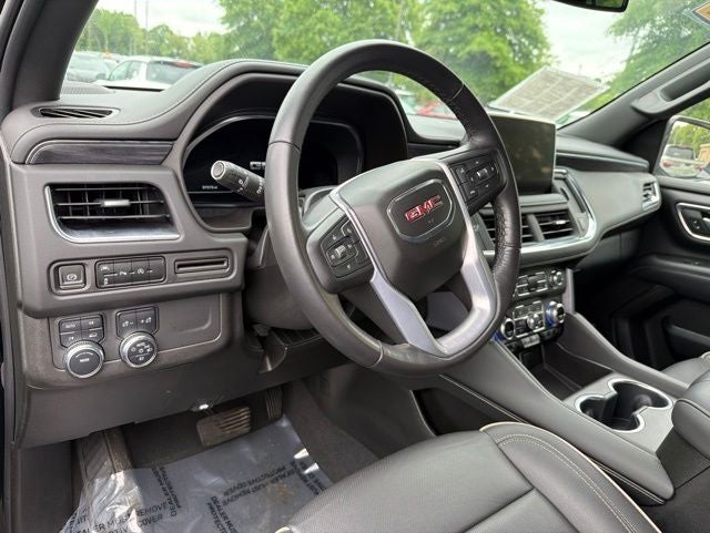 2023 GMC Yukon SLT