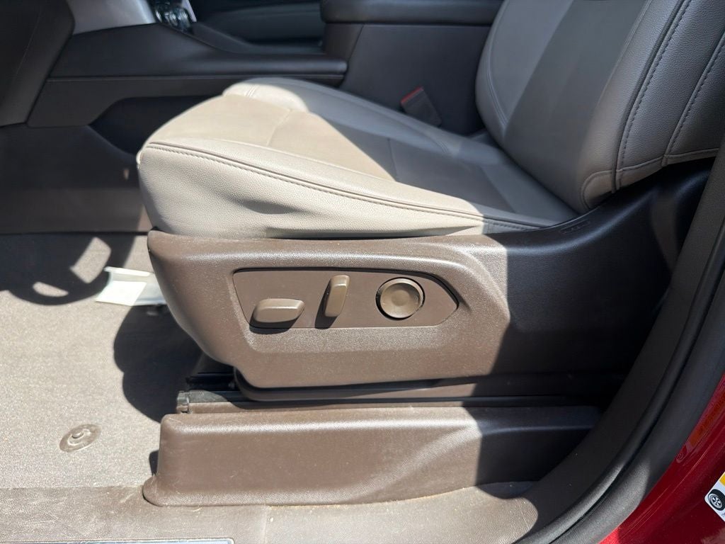 2023 GMC Yukon XL SLT CLEAN CARFAX