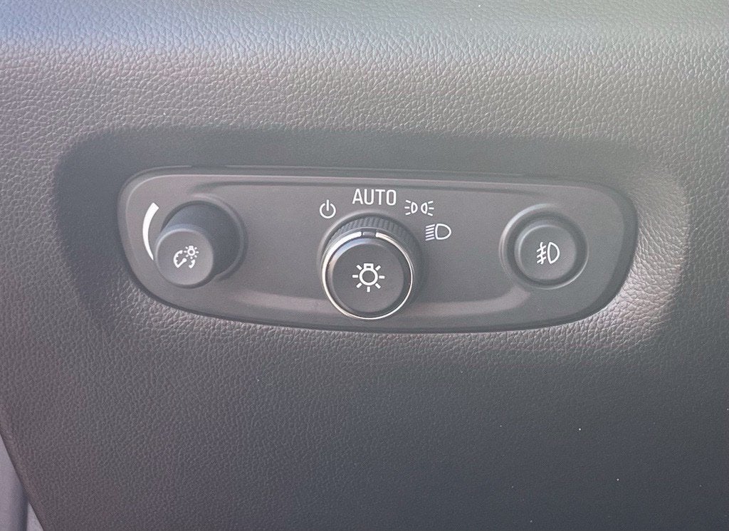 2021 Chevrolet Traverse LT Leather Leather, Third Row, Clean Carfax