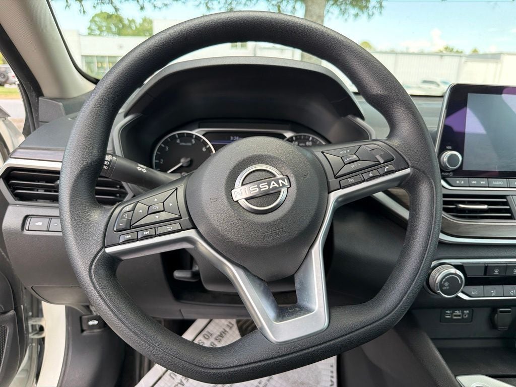 2025 Nissan Altima 2.5 SV CarFax 1-OWNER