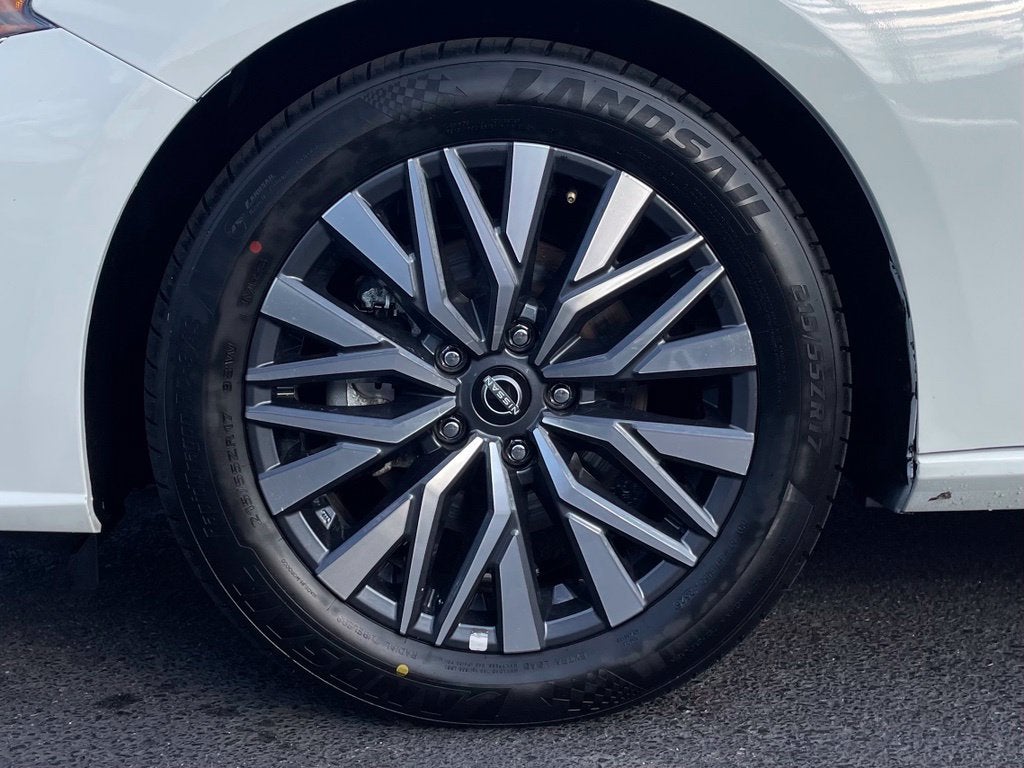 2025 Nissan Altima 2.5 SV CarFax 1-OWNER