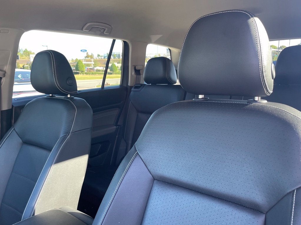 2023 Volkswagen Atlas 2.0T SE w/Technology Clean CarFax, One Owner, Third Row Seat